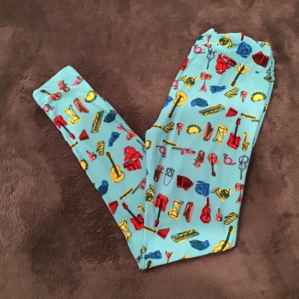 🛍 3/$25 - LuLaRoe Musical Leggings OS